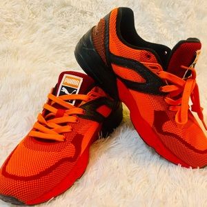 💞SOLD💞 NWT Puma Knit Mesh Splatter Sneaker